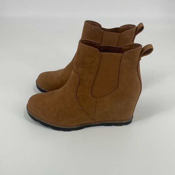 Caramel Colored booties by Target - Picture 2 of 7